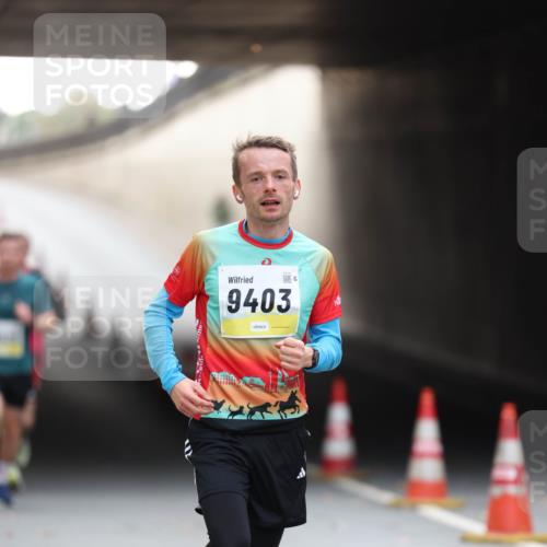 05.10.2025 - 20. swb-Marathon Bremen Michael Strokosch http://msf.ph/oto/9210314 05.10.2025 10:35:14 Laufen 9403 meine-sportfotos.de