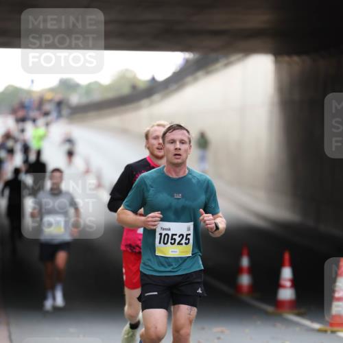 05.10.2025 - 20. swb-Marathon Bremen Michael Strokosch http://msf.ph/oto/9210322 05.10.2025 10:35:17 Laufen 10525 meine-sportfotos.de