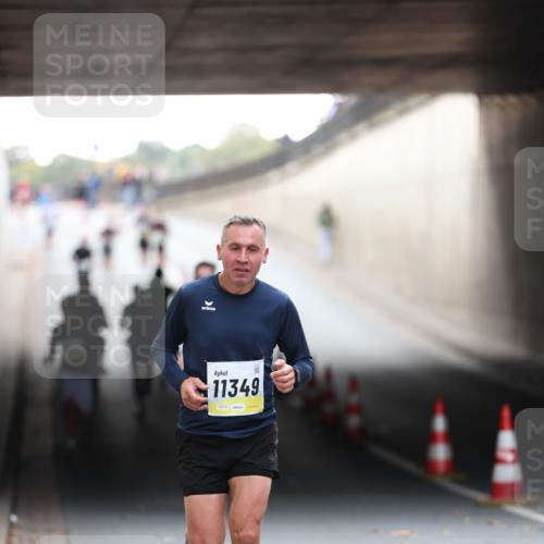 05.10.2025 - 20. swb-Marathon Bremen Michael Strokosch http://msf.ph/oto/9210341 05.10.2025 10:35:27 Laufen 11349, 02218 meine-sportfotos.de