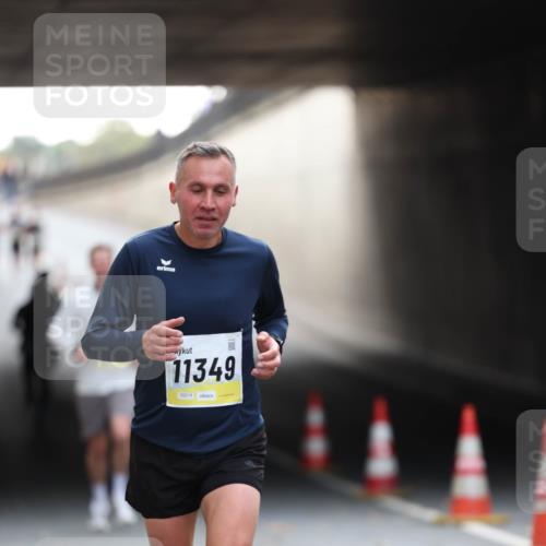 05.10.2025 - 20. swb-Marathon Bremen Michael Strokosch http://msf.ph/oto/9210345 05.10.2025 10:35:28 Laufen 11349, 02218 meine-sportfotos.de