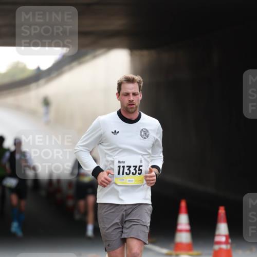 05.10.2025 - 20. swb-Marathon Bremen Michael Strokosch http://msf.ph/oto/9210349 05.10.2025 10:35:32 Laufen 11335, 01976 meine-sportfotos.de