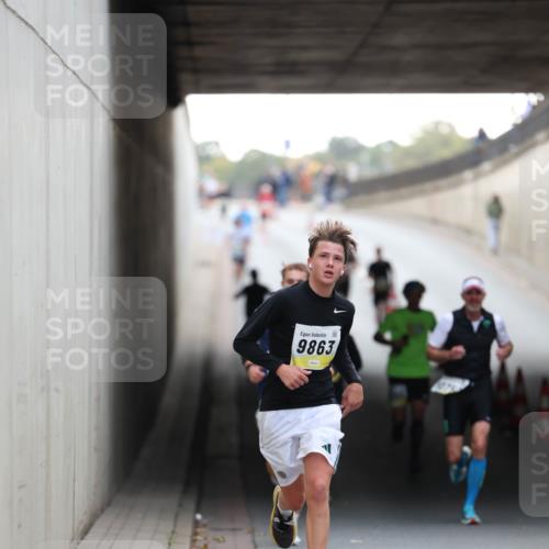 05.10.2025 - 20. swb-Marathon Bremen Michael Strokosch http://msf.ph/oto/9210351 05.10.2025 10:35:33 Laufen 9863 meine-sportfotos.de