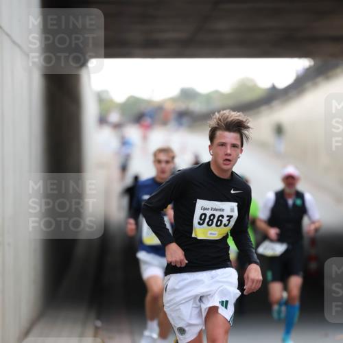 05.10.2025 - 20. swb-Marathon Bremen Michael Strokosch http://msf.ph/oto/9210357 05.10.2025 10:35:34 Laufen 9863 meine-sportfotos.de