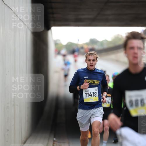 05.10.2025 - 20. swb-Marathon Bremen Michael Strokosch http://msf.ph/oto/9210359 05.10.2025 10:35:36 Laufen 11418, 986 meine-sportfotos.de