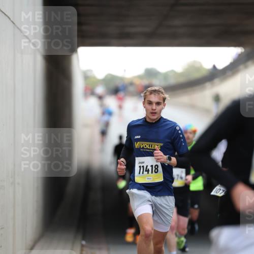 05.10.2025 - 20. swb-Marathon Bremen Michael Strokosch http://msf.ph/oto/9210360 05.10.2025 10:35:36 Laufen 11418, 107 meine-sportfotos.de