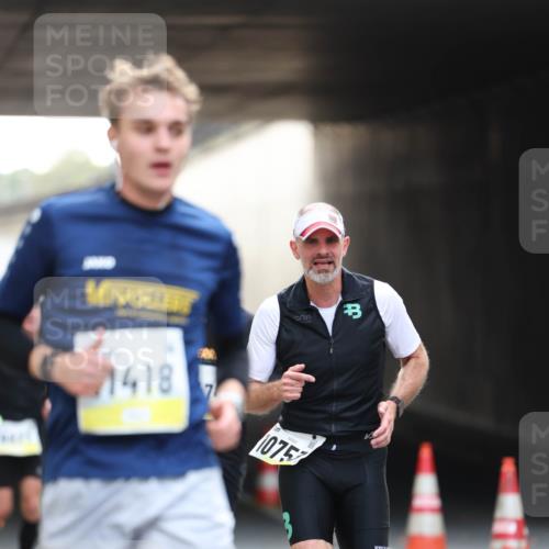 05.10.2025 - 20. swb-Marathon Bremen Michael Strokosch http://msf.ph/oto/9210367 05.10.2025 10:35:38 Laufen 1418, 10757 meine-sportfotos.de