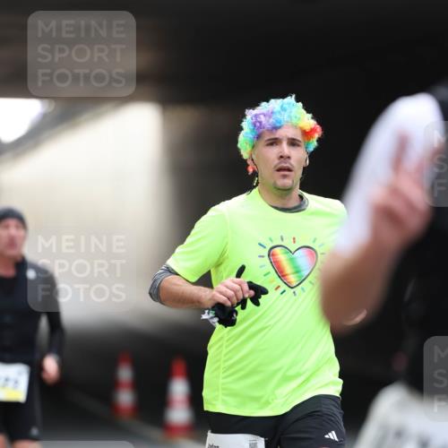 05.10.2025 - 20. swb-Marathon Bremen Michael Strokosch http://msf.ph/oto/9210371 05.10.2025 10:35:40 Laufen 9289, 1075 meine-sportfotos.de