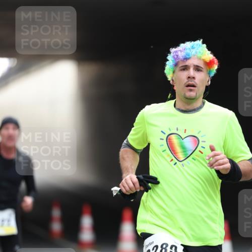 05.10.2025 - 20. swb-Marathon Bremen Michael Strokosch http://msf.ph/oto/9210372 05.10.2025 10:35:40 Laufen 9289 meine-sportfotos.de