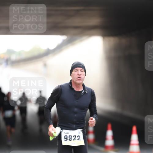05.10.2025 - 20. swb-Marathon Bremen Michael Strokosch http://msf.ph/oto/9210373 05.10.2025 10:35:41 Laufen 9922 meine-sportfotos.de