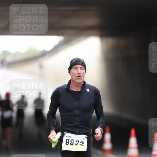 05.10.2025 - 20. swb-Marathon Bremen Michael Strokosch http://msf.ph/oto/9210374 05.10.2025 10:35:41 Laufen 9922, 01972, 8 meine-sportfotos.de