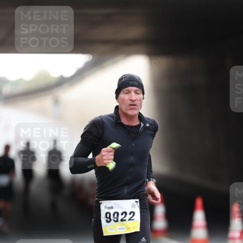 05.10.2025 - 20. swb-Marathon Bremen Michael Strokosch http://msf.ph/oto/9210375 05.10.2025 10:35:41 Laufen 9922, 01972 meine-sportfotos.de