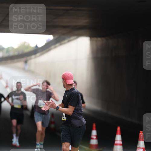05.10.2025 - 20. swb-Marathon Bremen Michael Strokosch http://msf.ph/oto/9210380 05.10.2025 10:35:47 Laufen 6 meine-sportfotos.de