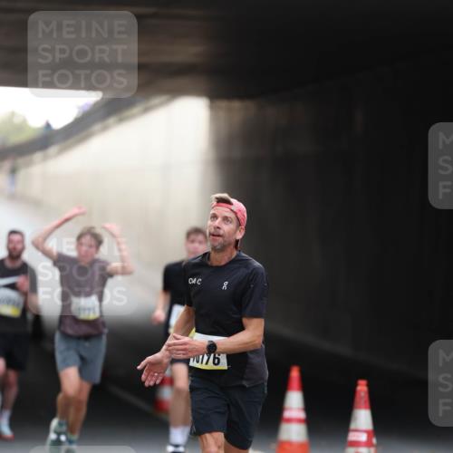 05.10.2025 - 20. swb-Marathon Bremen Michael Strokosch http://msf.ph/oto/9210383 05.10.2025 10:35:47 Laufen 0776 meine-sportfotos.de