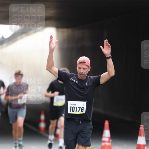 05.10.2025 - 20. swb-Marathon Bremen Michael Strokosch http://msf.ph/oto/9210385 05.10.2025 10:35:48 Laufen 10176 meine-sportfotos.de