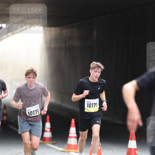 05.10.2025 - 20. swb-Marathon Bremen Michael Strokosch http://msf.ph/oto/9210387 05.10.2025 10:35:49 Laufen 10175, 10171 meine-sportfotos.de