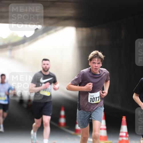 05.10.2025 - 20. swb-Marathon Bremen Michael Strokosch http://msf.ph/oto/9210389 05.10.2025 10:35:50 Laufen 1017 meine-sportfotos.de