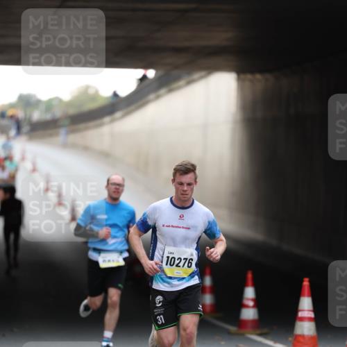 05.10.2025 - 20. swb-Marathon Bremen Michael Strokosch http://msf.ph/oto/9210401 05.10.2025 10:35:54 Laufen 18, 23, 31, 10276 meine-sportfotos.de
