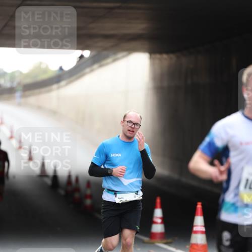 05.10.2025 - 20. swb-Marathon Bremen Michael Strokosch http://msf.ph/oto/9210407 05.10.2025 10:35:56 Laufen  meine-sportfotos.de