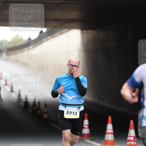 05.10.2025 - 20. swb-Marathon Bremen Michael Strokosch http://msf.ph/oto/9210408 05.10.2025 10:35:56 Laufen 9213 meine-sportfotos.de