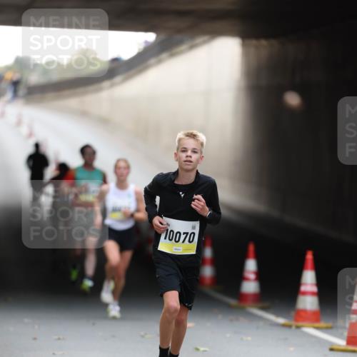 05.10.2025 - 20. swb-Marathon Bremen Michael Strokosch http://msf.ph/oto/9210428 05.10.2025 10:36:07 Laufen 10070 meine-sportfotos.de