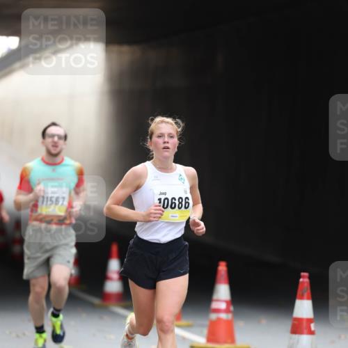 05.10.2025 - 20. swb-Marathon Bremen Michael Strokosch http://msf.ph/oto/9210437 05.10.2025 10:36:11 Laufen 11567, 10686, 44 meine-sportfotos.de