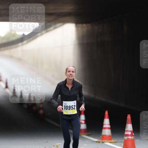 05.10.2025 - 20. swb-Marathon Bremen Michael Strokosch http://msf.ph/oto/9210462 05.10.2025 10:36:23 Laufen 10952 meine-sportfotos.de