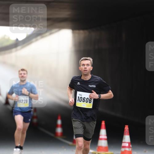 05.10.2025 - 20. swb-Marathon Bremen Michael Strokosch http://msf.ph/oto/9210481 05.10.2025 10:36:40 Laufen 10229, 10606 meine-sportfotos.de