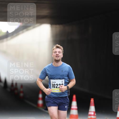 05.10.2025 - 20. swb-Marathon Bremen Michael Strokosch http://msf.ph/oto/9210489 05.10.2025 10:36:43 Laufen 20, 10222, 02611 meine-sportfotos.de