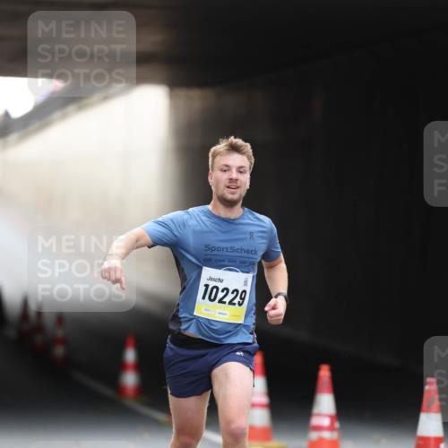 05.10.2025 - 20. swb-Marathon Bremen Michael Strokosch http://msf.ph/oto/9210490 05.10.2025 10:36:43 Laufen 10229, 02611 meine-sportfotos.de