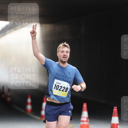 05.10.2025 - 20. swb-Marathon Bremen Michael Strokosch http://msf.ph/oto/9210491 05.10.2025 10:36:43 Laufen 10229, 02611 meine-sportfotos.de