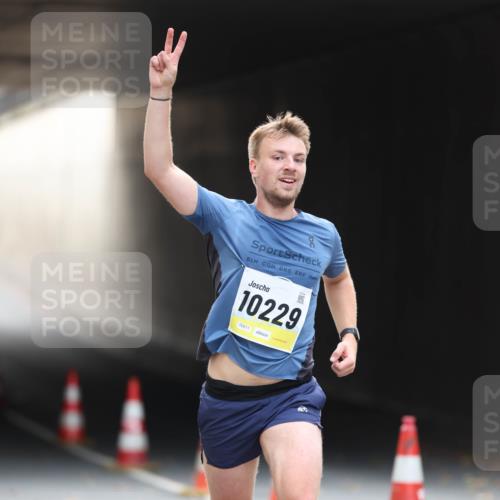 05.10.2025 - 20. swb-Marathon Bremen Michael Strokosch http://msf.ph/oto/9210493 05.10.2025 10:36:44 Laufen 10229, 02611 meine-sportfotos.de