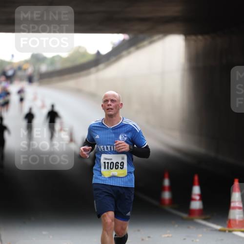 05.10.2025 - 20. swb-Marathon Bremen Michael Strokosch http://msf.ph/oto/9210497 05.10.2025 10:36:49 Laufen 11069 meine-sportfotos.de