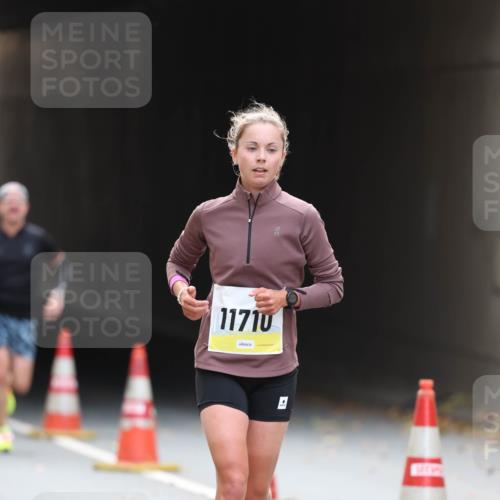 05.10.2025 - 20. swb-Marathon Bremen Michael Strokosch http://msf.ph/oto/9210518 05.10.2025 10:37:03 Laufen 11710, 135 meine-sportfotos.de