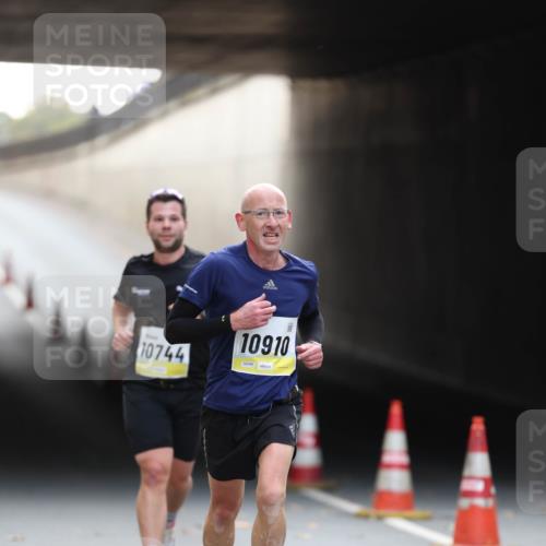 05.10.2025 - 20. swb-Marathon Bremen Michael Strokosch http://msf.ph/oto/9210536 05.10.2025 10:37:13 Laufen 10744, 10910, 02096 meine-sportfotos.de