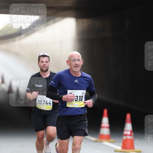 05.10.2025 - 20. swb-Marathon Bremen Michael Strokosch http://msf.ph/oto/9210537 05.10.2025 10:37:13 Laufen 910, 10744, 02096 meine-sportfotos.de