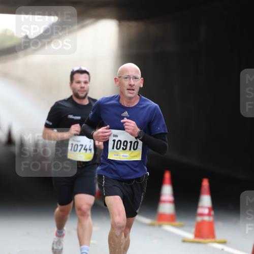 05.10.2025 - 20. swb-Marathon Bremen Michael Strokosch http://msf.ph/oto/9210538 05.10.2025 10:37:14 Laufen 10744, 10910, 02096 meine-sportfotos.de