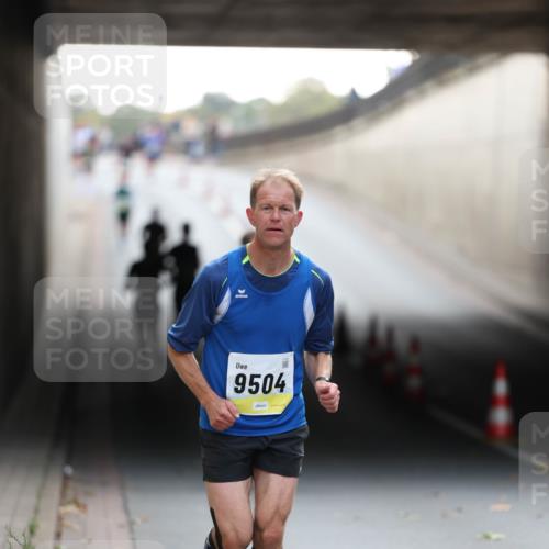 05.10.2025 - 20. swb-Marathon Bremen Michael Strokosch http://msf.ph/oto/9210543 05.10.2025 10:37:16 Laufen 9504 meine-sportfotos.de