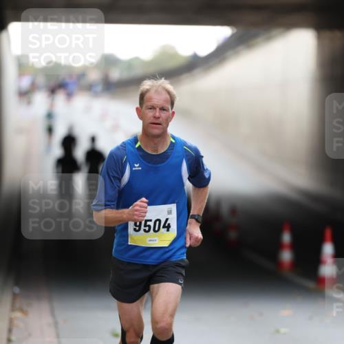 05.10.2025 - 20. swb-Marathon Bremen Michael Strokosch http://msf.ph/oto/9210545 05.10.2025 10:37:17 Laufen 9504 meine-sportfotos.de