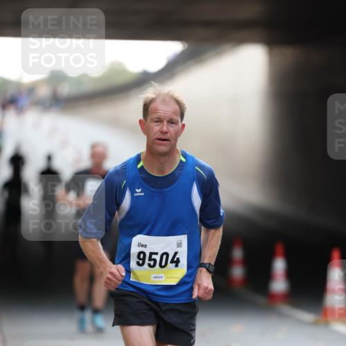 05.10.2025 - 20. swb-Marathon Bremen Michael Strokosch http://msf.ph/oto/9210547 05.10.2025 10:37:17 Laufen 9504 meine-sportfotos.de