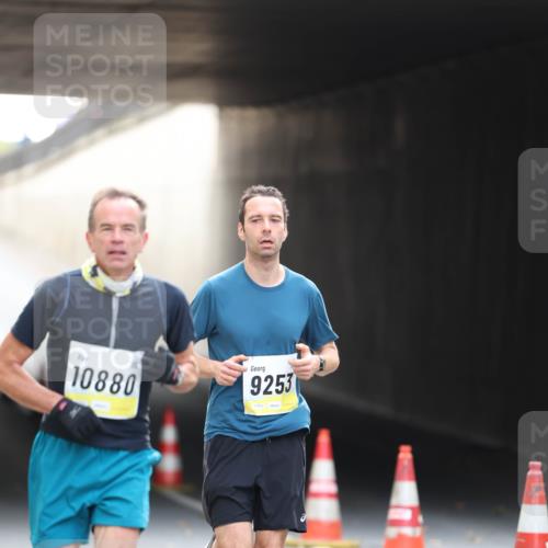 05.10.2025 - 20. swb-Marathon Bremen Michael Strokosch http://msf.ph/oto/9210566 05.10.2025 10:37:28 Laufen 10880, 9253 meine-sportfotos.de