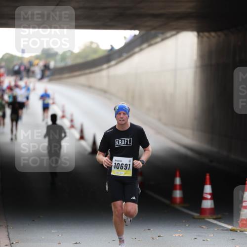 05.10.2025 - 20. swb-Marathon Bremen Michael Strokosch http://msf.ph/oto/9210571 05.10.2025 10:37:31 Laufen 10691 meine-sportfotos.de