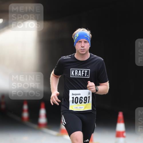 05.10.2025 - 20. swb-Marathon Bremen Michael Strokosch http://msf.ph/oto/9210582 05.10.2025 10:37:34 Laufen 10691, 01880 meine-sportfotos.de