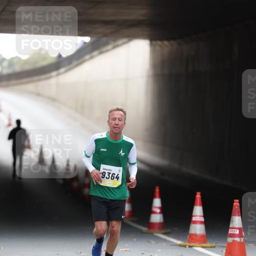 05.10.2025 - 20. swb-Marathon Bremen Michael Strokosch http://msf.ph/oto/9210583 05.10.2025 10:37:40 Laufen 9364 meine-sportfotos.de