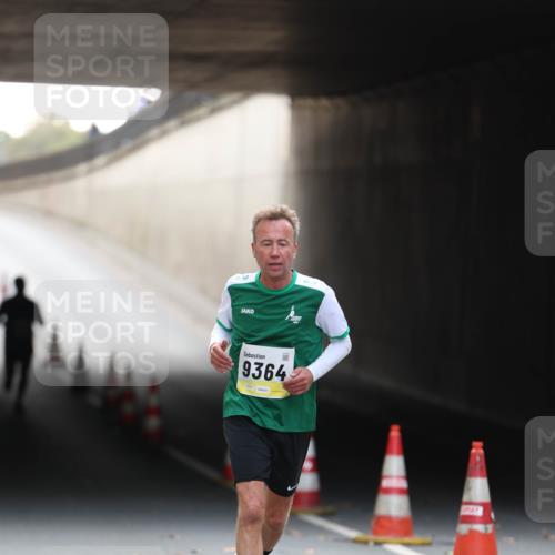 05.10.2025 - 20. swb-Marathon Bremen Michael Strokosch http://msf.ph/oto/9210587 05.10.2025 10:37:41 Laufen 9364 meine-sportfotos.de