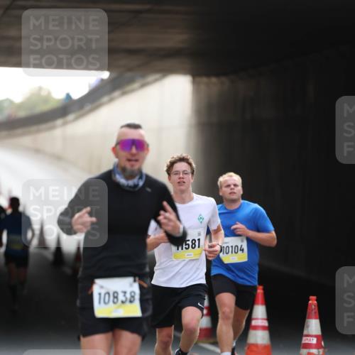 05.10.2025 - 20. swb-Marathon Bremen Michael Strokosch http://msf.ph/oto/9210605 05.10.2025 10:37:49 Laufen 10838, 1581, 10104 meine-sportfotos.de