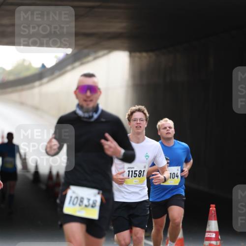 05.10.2025 - 20. swb-Marathon Bremen Michael Strokosch http://msf.ph/oto/9210606 05.10.2025 10:37:49 Laufen 10838, 11581, 104 meine-sportfotos.de