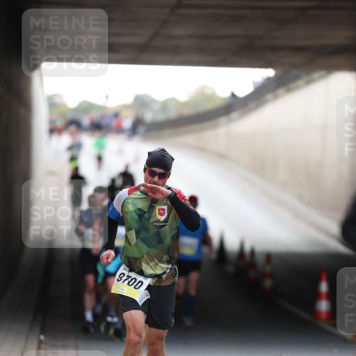 05.10.2025 - 20. swb-Marathon Bremen Michael Strokosch http://msf.ph/oto/9210610 05.10.2025 10:37:51 Laufen 9700 meine-sportfotos.de
