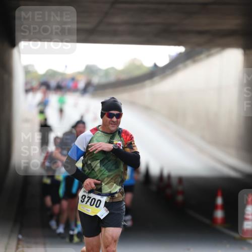 05.10.2025 - 20. swb-Marathon Bremen Michael Strokosch http://msf.ph/oto/9210612 05.10.2025 10:37:51 Laufen 9700, 2538 meine-sportfotos.de