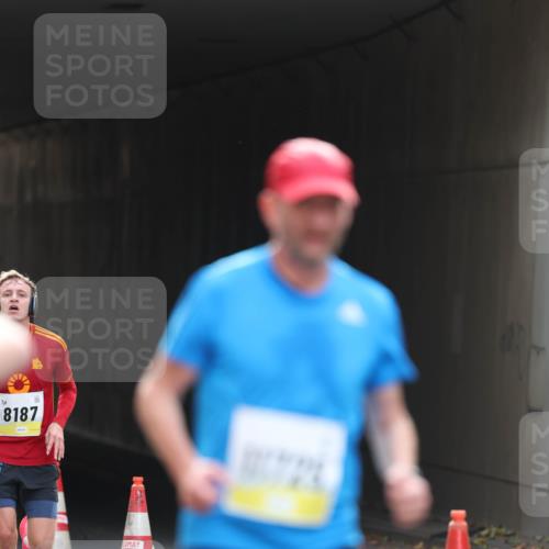 05.10.2025 - 20. swb-Marathon Bremen Michael Strokosch http://msf.ph/oto/9210631 05.10.2025 10:37:59 Laufen 8187 meine-sportfotos.de