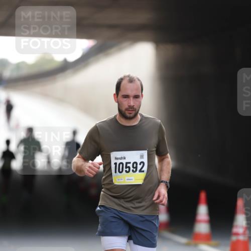 05.10.2025 - 20. swb-Marathon Bremen Michael Strokosch http://msf.ph/oto/9210656 05.10.2025 10:38:10 Laufen 10592, 02124 meine-sportfotos.de